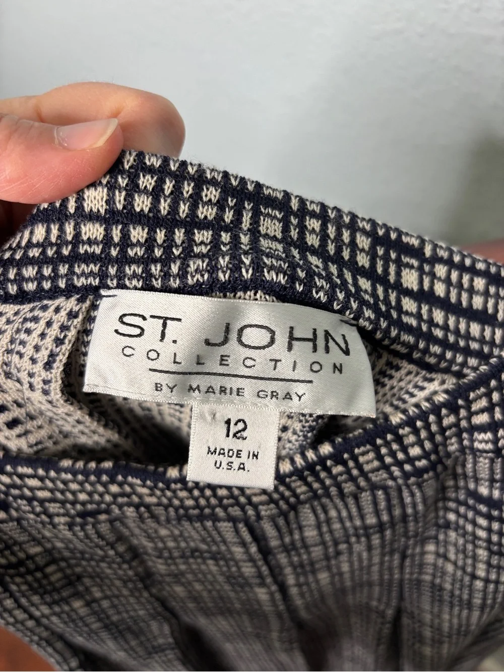 St. John Pleated Knit Skirt Navy Blue & White Geo Plaid 12